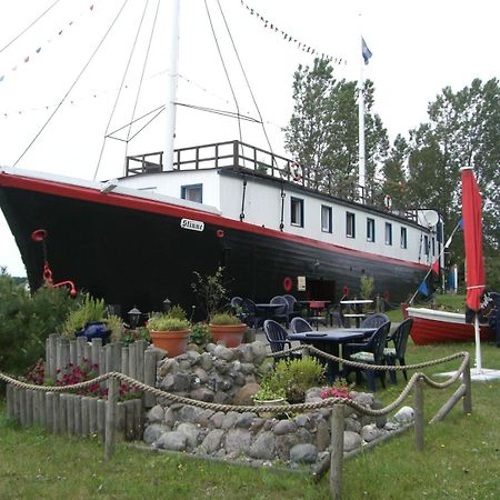 Hotelschiff Stinne Wustrow  Buitenkant foto